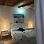 Giardino Dei Baroni House Affittacamere 3*