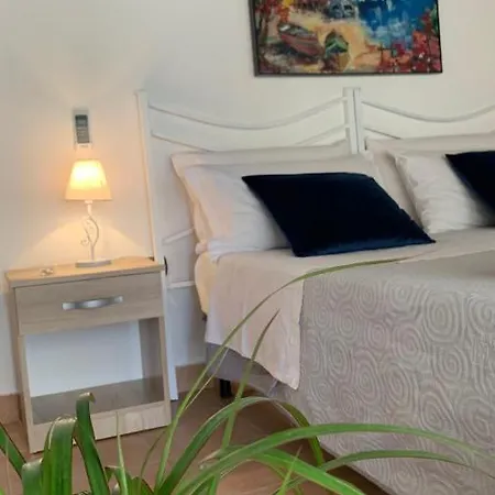 Guest house Giardino Dei Baroni House 3*